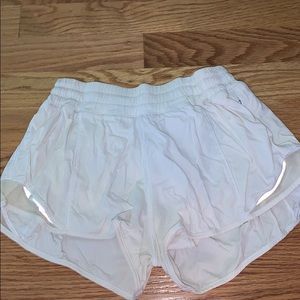 Women’s lululemon shorts- 2.5 inches